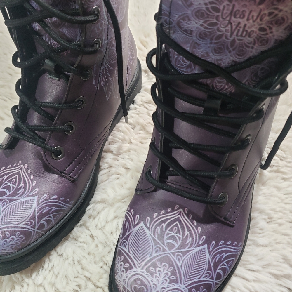 Yes We Vibe boots - Picture 3 of 4
